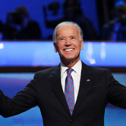 ЖМК: Байден Украинадагы жаңжалды пайдаланып, Европаны бөлүп-жарууну пландоодо