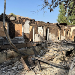 Үйү талкаланган баткендиктер жаңысы салынганча мектептерде жашап турат