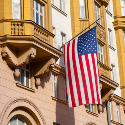 АКШ өз жарандарын Россиянын аймагынан тез арада чыгып кетүүгө үндөдү