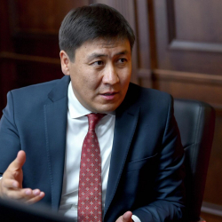 Министр образования и науки водворен в изолятор временного содержания