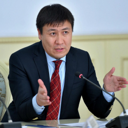 Задержанный министр образования вернул 37,5 тысячи долларов взятки