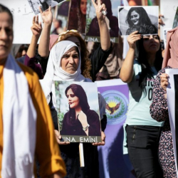 Иранда кайрадан митинг башталды