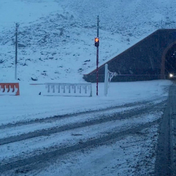 ВИДЕО - Төө-Ашууга кар түштү. ӨКМ чукул билдирүү таратты