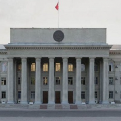 Президенттин администрациясы маалыматтык күрөштөн утулууда