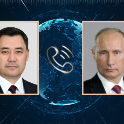 Президент Садыр Жапаров поздравил Владимира Путина с юбилеем