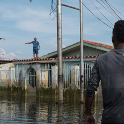 В Венесуэле 25 человек погибли и 52 пропали без вести при наводнениях