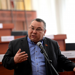 Балбак Түлөбаев: “Жол кире кымбаттаганын эл көтөрө албайт”