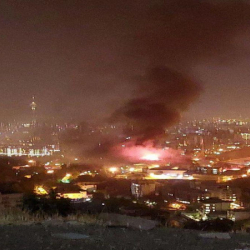 Тополоңдон улам Ирандагы эң чоң түрмө өрттөндү