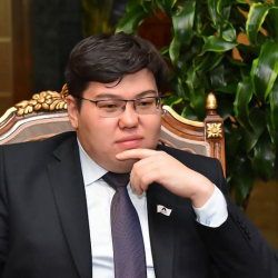 Султанбеков: ММКларга каршы күрөш Тажикстандын пайдасына багытталган иш сыяктуу көрүнөт