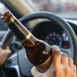 Токмокто мас депутат милиционерди сүзүп кеткен. Жабырлануучу комада жатат