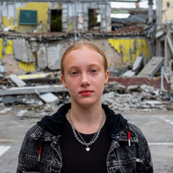 За чертой бедности окажутся 70 тысяч детей КР из-за войны в Украине
