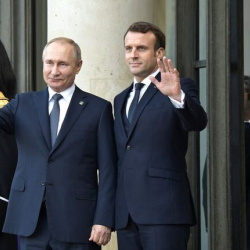 Макрон Рим папасынан Путинге телефон чалуусун суранды