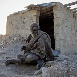 ФОТО - Умер самый грязный человек в мире: иранский отшельник перестал мыться 60 лет назад