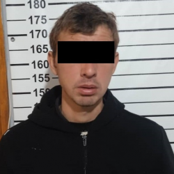 Мечитте уурулук кылган адам кармалды