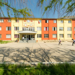 Кадамжайда мектептин жанынан 57 жаштагы кишинин сөөгү табылды