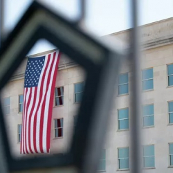 Америкалык офицер Орусия менен Украинанын айынан АКШ бийлигине кайрылды