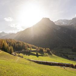 ФОТО - В Швейцарии создали поезд длиной 1905 метр, который вошел в Книгу рекордов Гиннесса