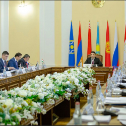 Депутат Улугбек Ормонов Ереван шаарында ЖККУ ПАнын жыйынына катышты