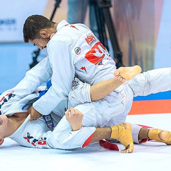 ВИДЕО - Кыргызстанцы завоевали две бронзовые медали на чемпионате мира по джиу-джитсу