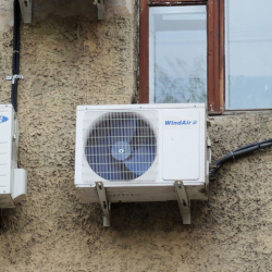 Годовалый ребенок чудом выжил, упав с 14 этажа