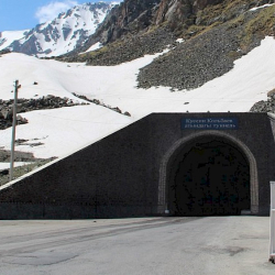 Төө-Ашууда жүк ташуучу унаалардын өтүүсүнө киргизилген чектөө алынды