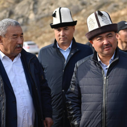СҮРӨТ - Төрага Нурланбек Шакиев Таш-Көмүр – Кызыл-Жар жолундагы оңдоп-түзөө иштерин жеринде көрдү