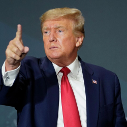 Трамп подал в суд на комитет палаты представителей