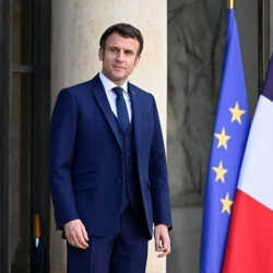 Иран Франциянын президентин эмнеге айыптоодо?