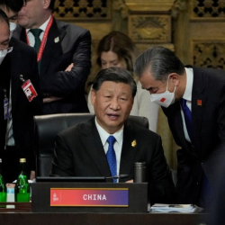 Си Цзиньпин: Дүйнөлүк экономика рецессия коркунучунда турат