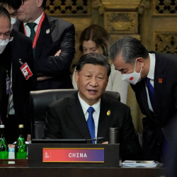 Си Цзиньпин бир тараптуу санкцияларды алып салууга чакырды