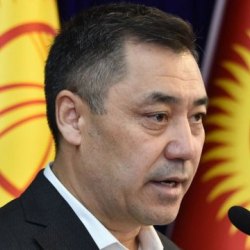 Жапаров: Кыргызстанды 30 жылдан бери кескилеп бере беришип, жарты кылып салышкан