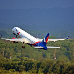 Кыргызстандан белгилүү аткаминердин кимиси атайын медициналык учак менен сыртка чыгып кетти?