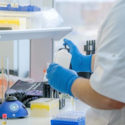 Кытайда акыркы алты айда биринчи жолу коронавирустан каза болгон учур катталды