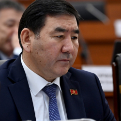 Суйунбек Омурзаков: Пусть расскажут, кто вскрыл дверь и вытащил документы и вещи из кабинета