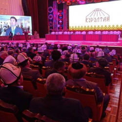 Биринчи Элдик курултай. Аксакалдар уруша кете жаздады