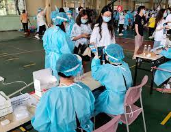 Китай вновь зафиксировал антирекорд по числу случаев СOVID-19