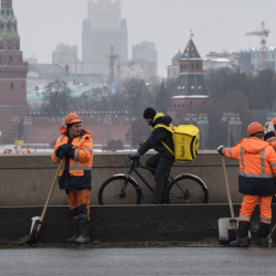 В России реорганизуют трудовой процесс оформления мигрантов