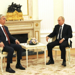 Путин менен Токаев Кремлде жолукту