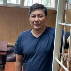 Атыр Абдрахматова просит генпрокурора наказать милиционеров, выдворивших из страны Болота Темирова