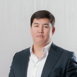 Депутат Фархат Исмаилов жасалма диплому менен бийликтин беделине сокку урууда