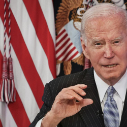 Байден дүйнө дагы бир пандемияга туш болуп жатканын айтты