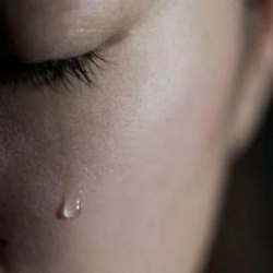 Биз көп тилде сүйлөшүбүз мүмкүн. Бирок, ыйлаганда өз эне тилибизде ыйлайбыз