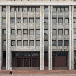 ЖК комитети Бишкектеги 2 имаратты Орусиянын Чек ара кызматына берүүнү жактырды