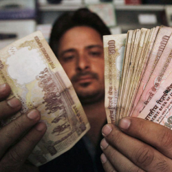 Индия Россия менен соода алакаларын рупий менен жүргүзөт