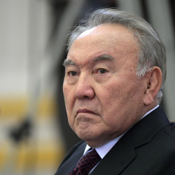 «Назарбаев кайрадан президент болмок»: Казакстандагы январь окуялары боюнча китеп жарык көрдү