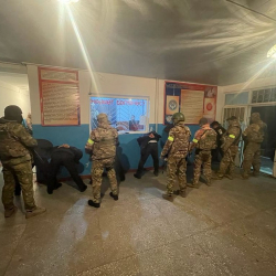 Оборотни в погонах. В Сузаке наказали 12 сотрудников милиции