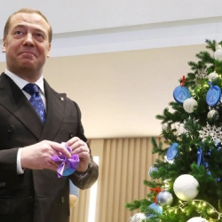 Медведев опубликовал прогнозы на 2023 год с разделом Польши и распадом ЕС