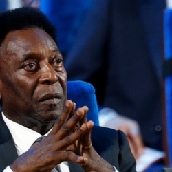 Госпитализированный футболист Пеле прощается с родными и друзьями