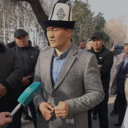 ВИДЕО - Шайлообек Атазов жана анын тарапташтары шайлоо жыйынтыгына нааразы
