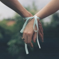 Убактылуу сүйүнгүң келсе өч ал. Түбөлүк жыргалды ойлосоң кечир...